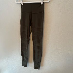 Lululemon Size 6 High Rise legging
